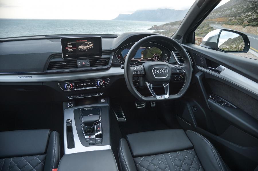 Торпедо Audi SQ5 3.0 TFSI 2017 года  (ZA) (фото 21 из 27)